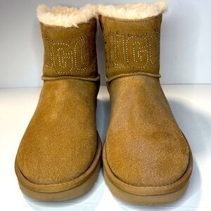 UGG Boots Rhinestone Accents Size 8 worn once